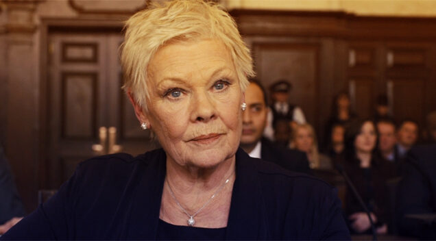 Oslijepila Judi Dench, glumica.