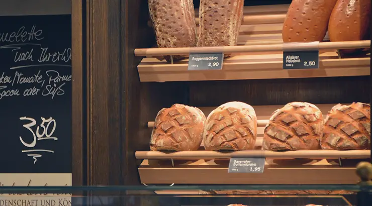 Pipkanje kruha u trgovini