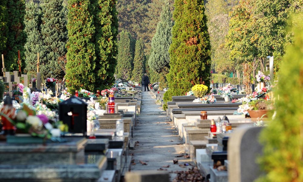 Zašto na Sve svete idemo na groblja?