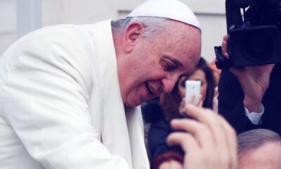 Od čega boluje papa Franjo?
