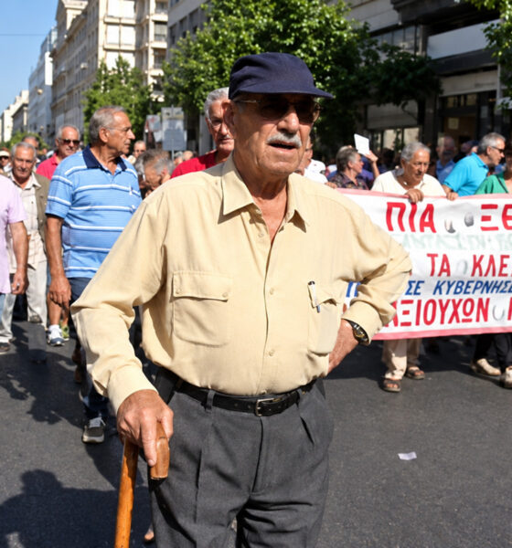 Prosvjedi umirovljenika, ne daju penzije