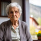 Gospođa Đurđa (87) živi sama na selu nedaleko od Krapine. Nedavno je promijenila dva prozora kako joj ne bi puhalo na krevet. Iako zdrava, tuga za sinom koji je preminuo od raka teško je podnošljiva. Susret s unukama nakon mnogo godina izazvao je mješavinu emocija, ali rijetko ih viđa.