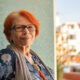 Marlis, hrabra umirovljenica, izbjegava siromaštvo u Njemačkoj iseljenjem u Tunis. S mjesečnom mirovinom od 954 eura, uživa u luksuzu s mjesečnim najmom od 200 eura i pristupačnom hranom. Život u inozemstvu pruža joj financijski mir.