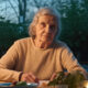 Šokantno otkriće 68-godišnje susjede - dobra djela zamagljena lažima. Kako se nositi s izdajom povjerenja i očuvati pošten odnos? Iskustva gospođe Bosiljke otkrivaju izazove susjedstva.