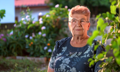 Gospođa Ljerka (77) iz Zagreba dijeli svoje iskustvo: "Ne može šutjeti i reći da je dobro" nakon što je njezina unuka nezahvalno reagirala na poklon od 500 eura. "Nema skromnosti ni poniznosti", ističe Ljerka, koja je teško štedjela novac. Osjeća se "posrano" zbog nedostatka zahvalnosti.