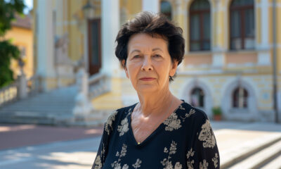 Umirovljenica Jelena iz Osijeka opisuje kako je njih četiri para bili nerazdvojni dvadesetak godina. Nakon smrti supruga, prijatelji su joj okrenuli leđa. Razočarana u ljudskost, našla je novu prijateljicu s kojom sada provodi vrijeme.