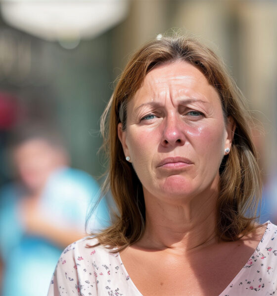Koji su najčešći simptomi menopauze i kako ih ublažiti kako se nositi s navalama vrućine u menopauzi kako menopauza utječe na kožu i postoje li načini da se smanji suhoća i iritacija.