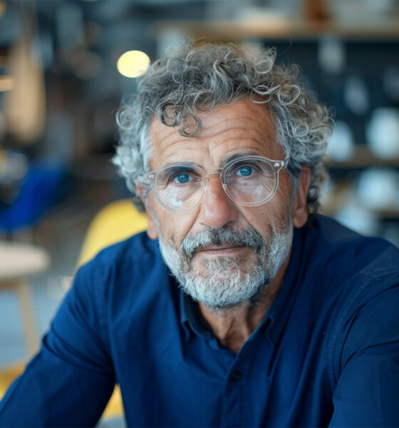 Umirovljenik u 79. godini otkrio je kako zaraditi do 45.000 eura godišnje sastavljanjem namještaja. To mu donosi ne samo prihod, već i ispunjene dane, nova poznanstva i strukturu u mirovini.