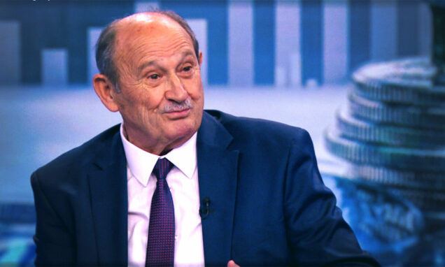 Veselko Gabričević (HSU) nasmijan u emisiji Otvoreno HRT-a, tijekom rasprave o novom Zakonu o mirovinskom osiguranju.