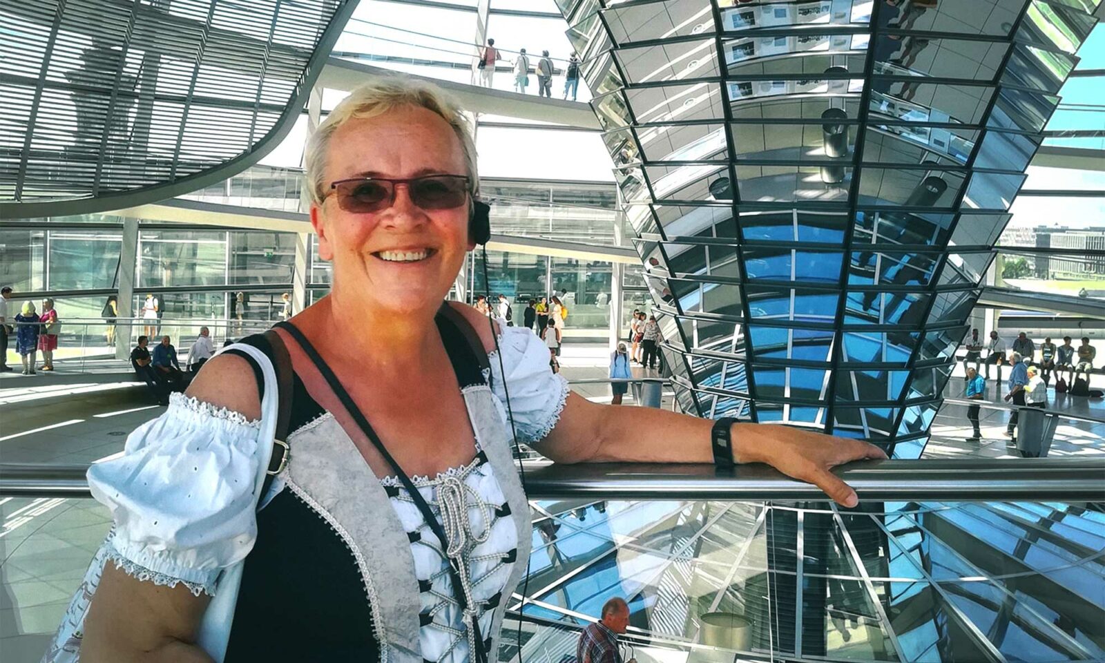 Turistička vodičkinja Dara Mayer radi da bi pokrila visoke zdravstvene troškove.