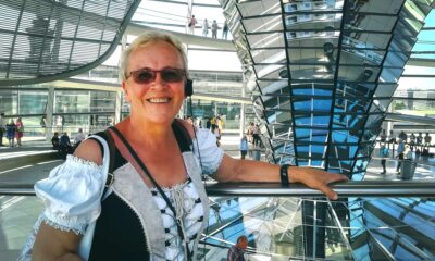 Turistička vodičkinja Dara Mayer radi da bi pokrila visoke zdravstvene troškove.