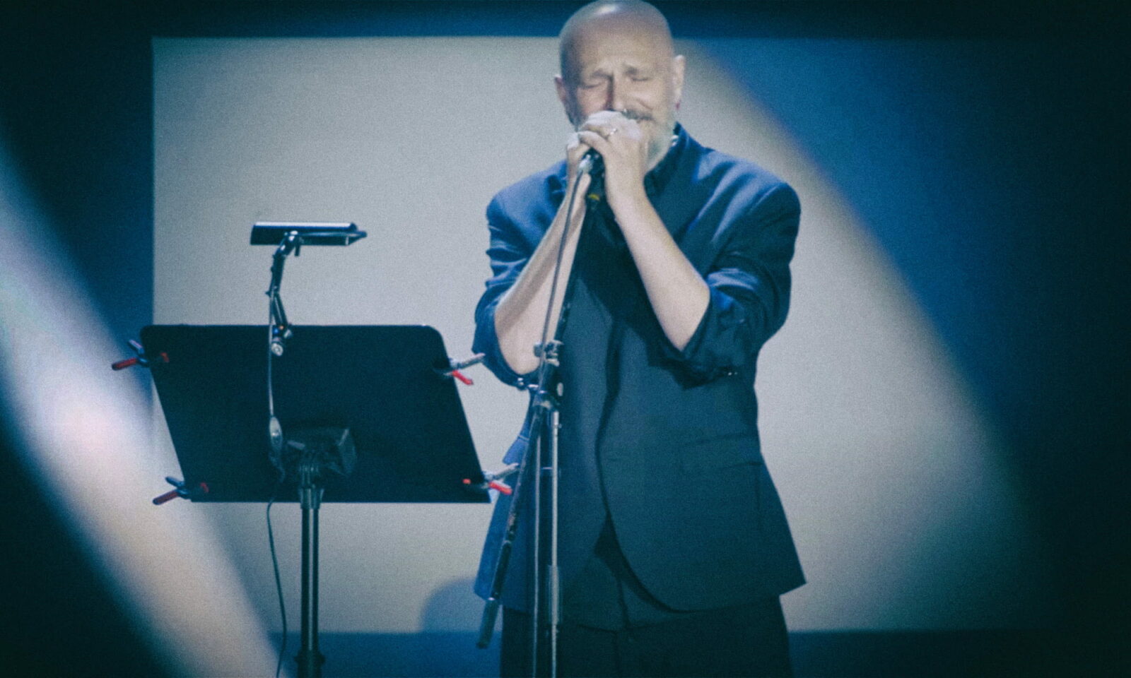 Damir Urban izvodi himnu u Puli