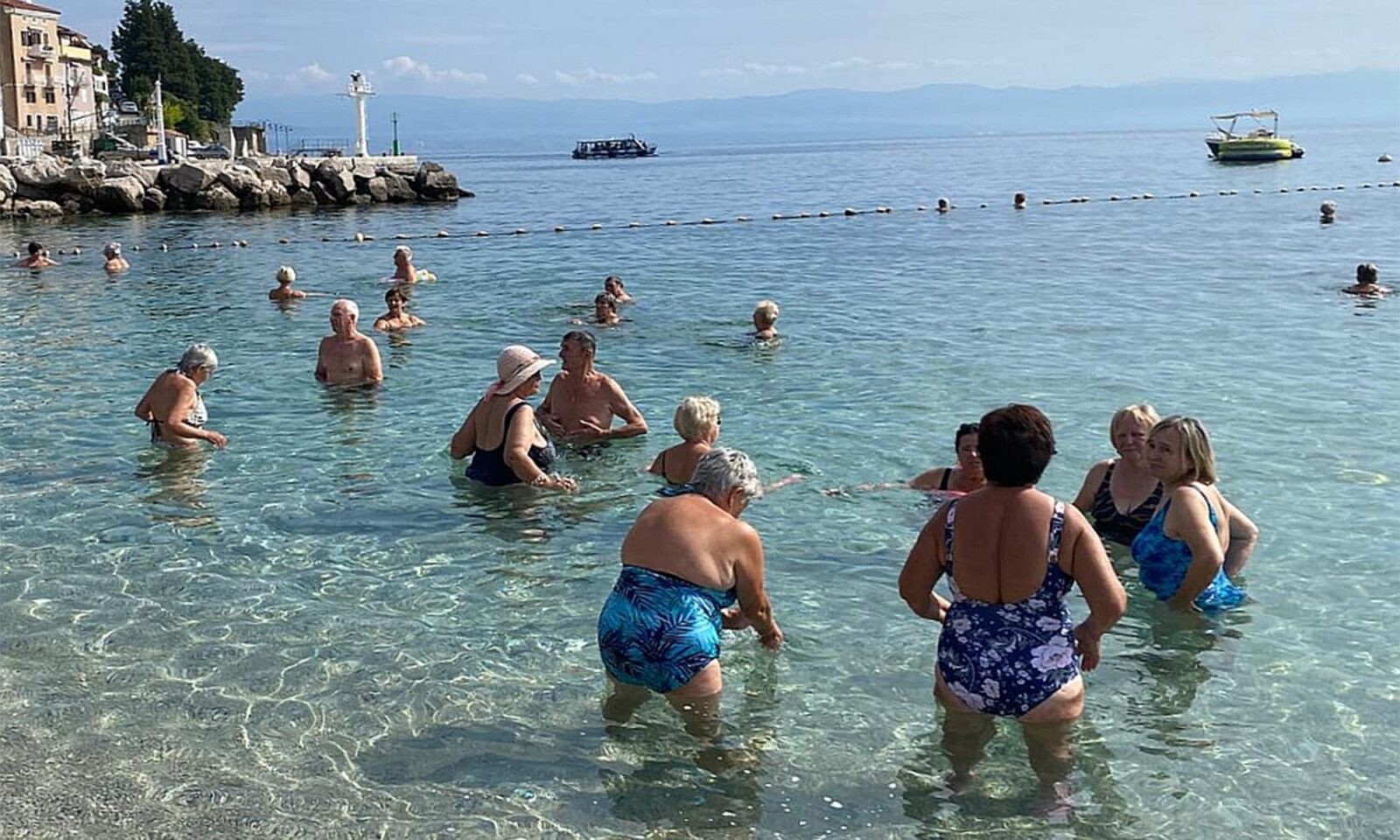 Varaždinski umirovljenici na besplatnom brčkanju u Mošćeničkoj dragi.