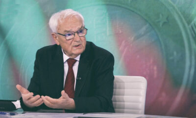 Predsjednik Stranke umirovljenika Lazar Grujić u programu javne televizije govori o peticiji za smjenom ministra Marina Piletića.