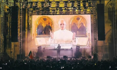 Papa Lav se ukazao na rave partyju.