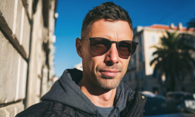 Muškarac u srednjim tridesetima snimljen u Splitu.