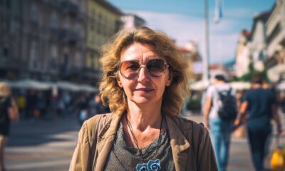 Moderno odjevena žena na riječkom Korzu.