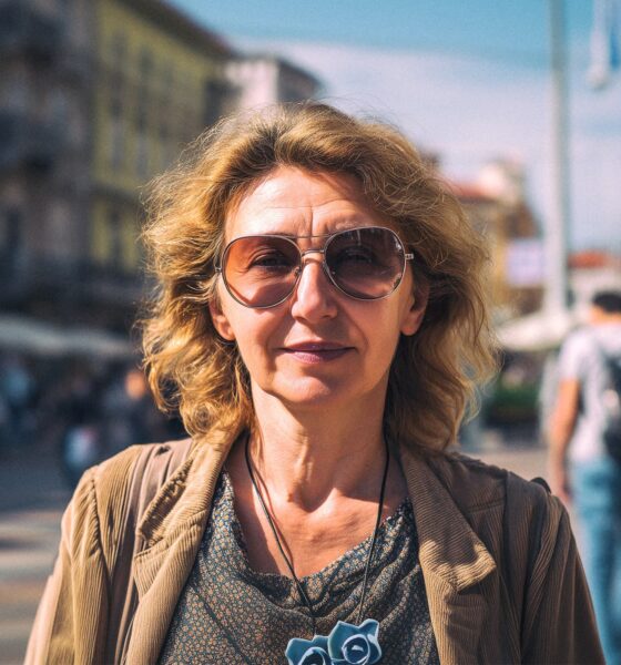 Moderno odjevena žena na riječkom Korzu.