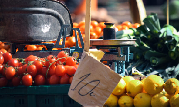 Voće i povrće na tržnici Dolac.