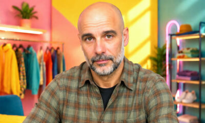 Muškarac u kakriranoj košulji.