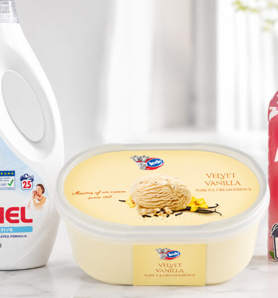 Product photo kućanskih proizvoda na svijetloj podlozi: Ariel Sensitive, Ledo Velvet Vanilla i Lenor Cherry Blossom & Sage u čistom, dobro osvijetljenom interijeru.