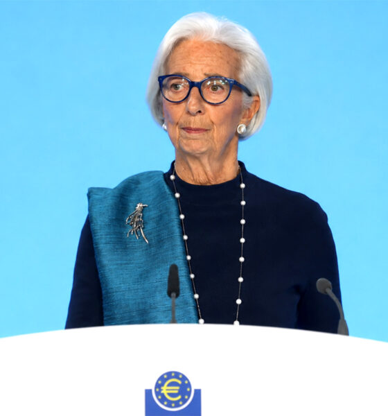 Christine Lagarde za govornicom Europske središnje banke tijekom konferencije za novinare.