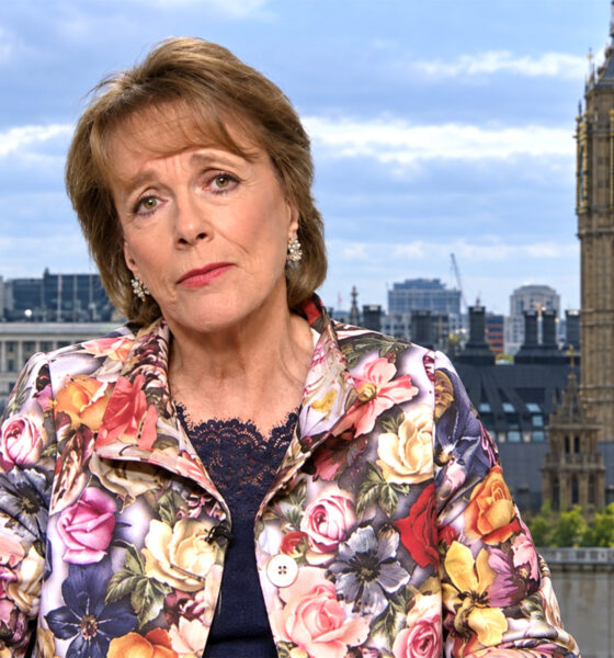 Esther Rantzen ispred londonskog Big Bena, uoči rasprave o potpomognutom umiranju u britanskom parlamentu.