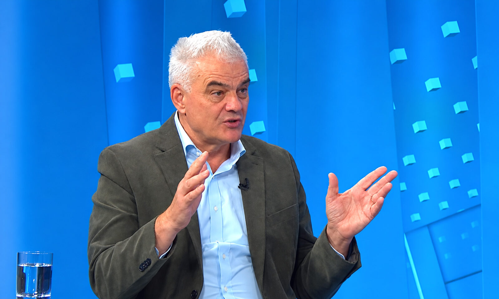 Profesor Gojko Bežovan tijekom televizijskog razgovora o stanovanju i mogućnostima dodatnog prihoda za umirovljenike.