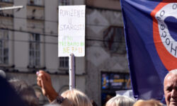 foto: Sandro Bura Prosvjed 'Protiv siromaštva' održan u Zagrebu 1. listopada 2024 u organizaciji stranke Blok umirovljenici zajedno.